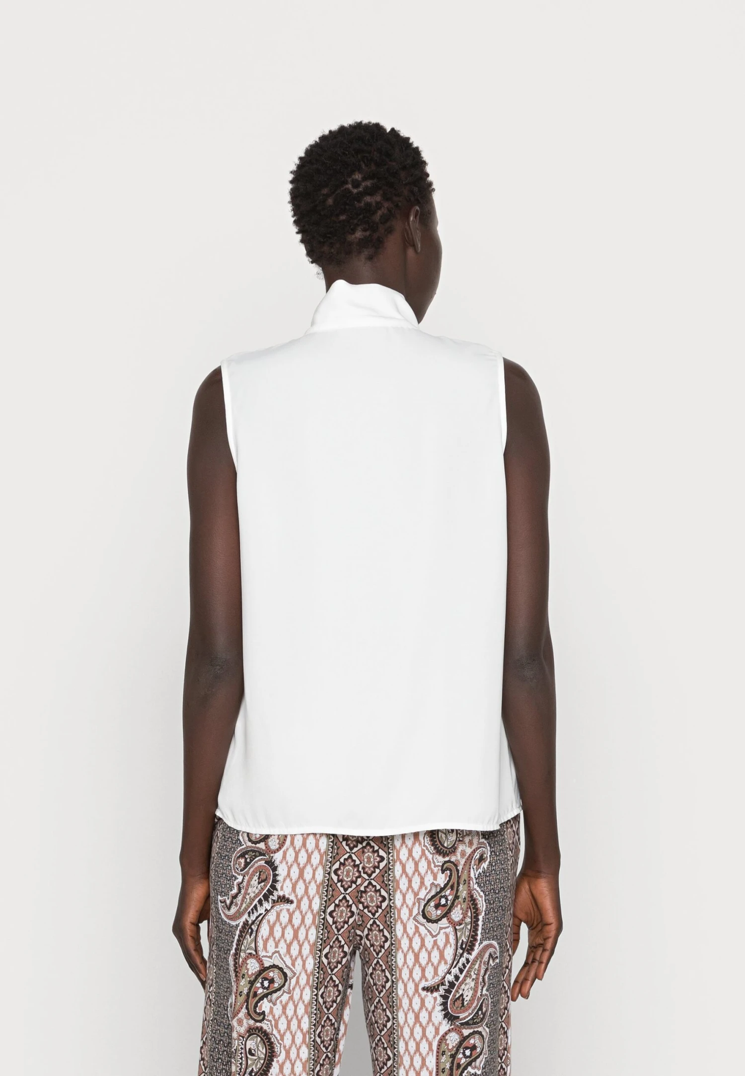 Anna Field Top - White 3 Anna Field Top - White - Image 3