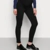 Slim Fit Jeans - Slim Fit Jeans