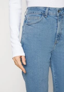 Slim Fit Jeans - Light Blue Denim -Fashion Shop 4c1bcf1d3eb745ee908ebe67cd4bac5e