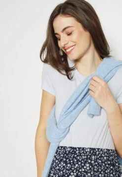 Basic T-Shirt - Light Blue 9 Basic T-Shirt - Light Blue -Fashion Shop 61d01b9f69fa43fbb698b35eefcdd89f