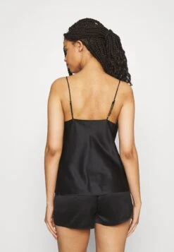 Anna Field Simple Satin Short Set - Pyjamas -Fashion Shop 722ca56a9ee2439f909f606ecf6a7ffe