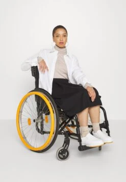 Anna Field Pleated Skirt - Black -Fashion Shop 833718ac8d3540e6aed3d1a78b880364