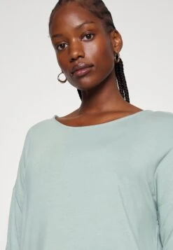 Long Sleeved Top - Light Green 9 Long Sleeved Top - Light Green -Fashion Shop 87319cb3e5df4cdbbdd3cc51ff1cf19c