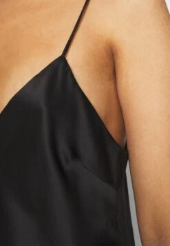 Anna Field Simple Satin Short Set - Pyjamas -Fashion Shop 8f329bfd957241829840ac04de151b7c