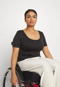 Anna Field Basic T-Shirt - Black 10 Anna Field Basic T-Shirt - Black -Fashion Shop 93f0434dc9984823923cfee4103275ca