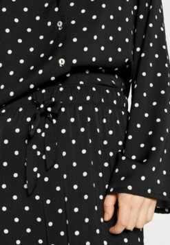 Anna Field Pyjama Set - Black/Off-White -Fashion Shop 981d5fa029ec42d78a5e91a71b6356b0