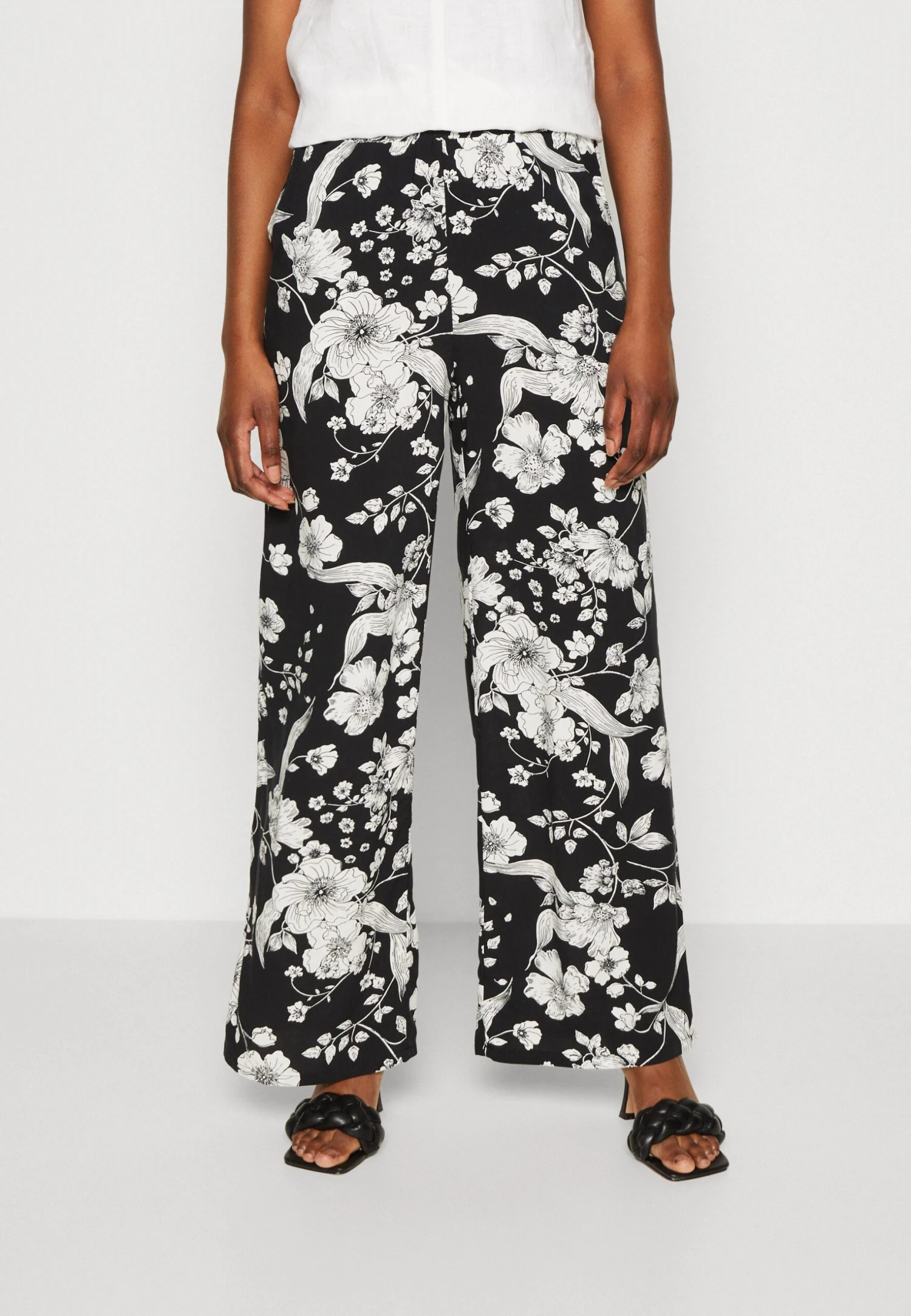 Anna Field Trousers - Black/Off White 1 Anna Field Trousers - Black/Off White