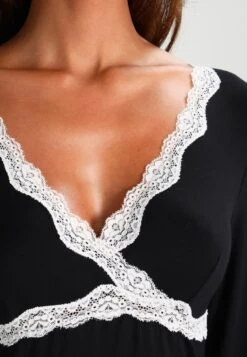 Anna Field Heidi Long Sleeves Viscose Nightdress - Nightie - Black 9 Anna Field Heidi Long Sleeves Viscose Nightdress - Nightie - Black -Fashion Shop 9cbb26f39b384778a8a395532fe9436b