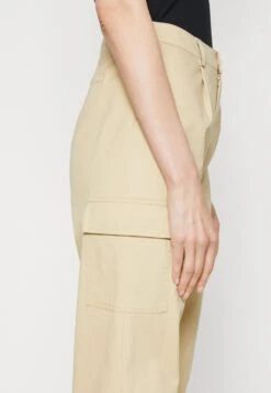 Anna Field Cargo Trousers - Beige 9 Anna Field Cargo Trousers - Beige -Fashion Shop a4f73f6e54f24c48bb0973d3c1c1d7fa