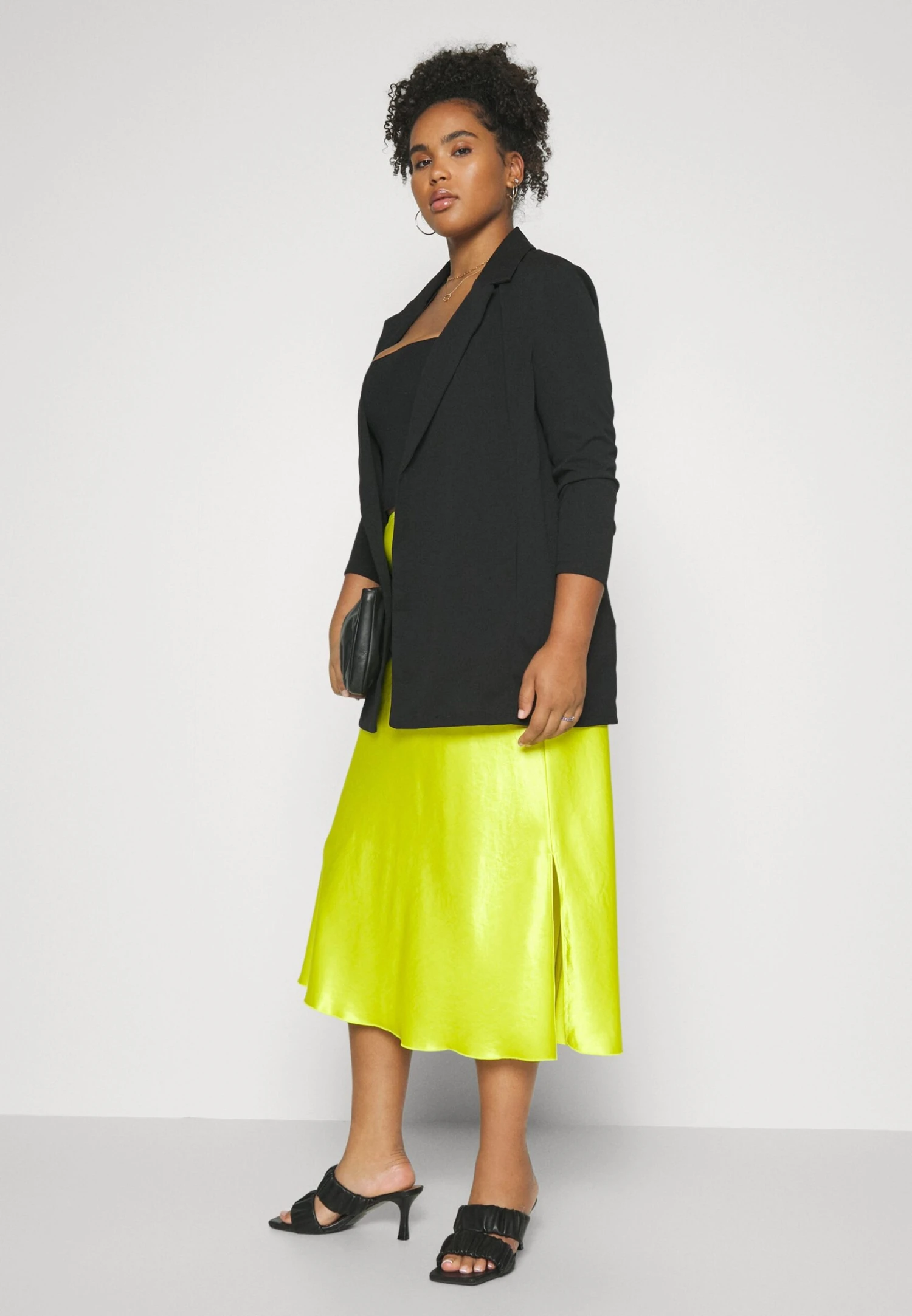 Short Coat - Black 4 Short Coat - Black - Image 4