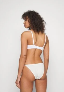 Anna Field Sunlight 3Pack Tshirt Bra - T-Shirt Bra - 402 - Pink_001 - White_802 - Black 9 Anna Field Sunlight 3Pack Tshirt Bra - T-Shirt Bra - 402 - Pink_001 - White_802 - Black -Fashion Shop c9a4a29083d94654957fe69af505bfb0