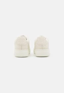 Trainers - Off-White 9 Trainers - Off-White -Fashion Shop d3b67d0bf0f5472984c10fecfec1cafd