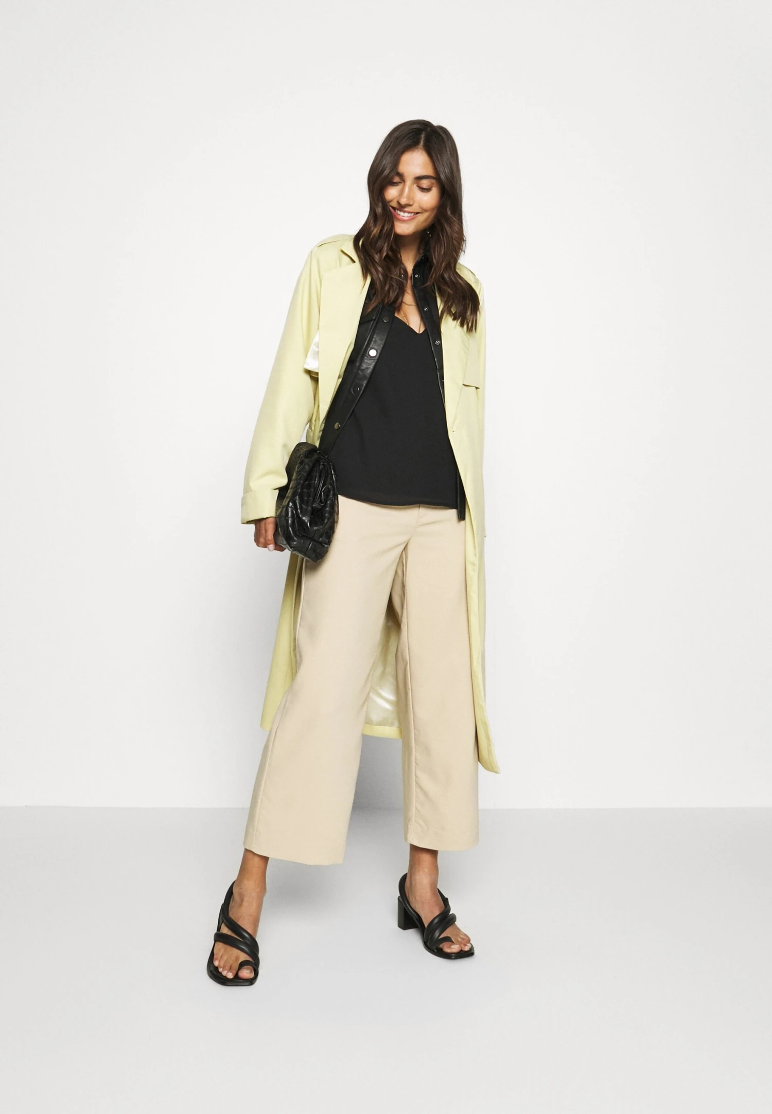 Anna Field Top - Black 2 Anna Field Top - Black - Image 2