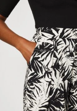 Anna Field Shorts - Black/Off-White -Fashion Shop ed4ea5b74138457188b6f733ef8869e5